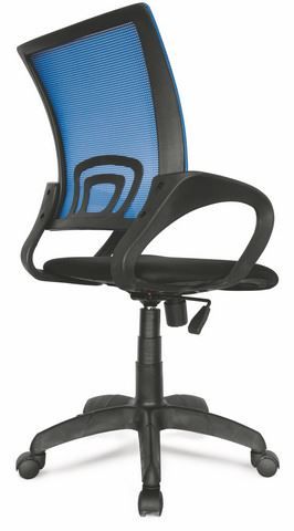 Офисное кресло Формула с синей спинкой из сетки