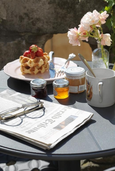 Стол пластиковый обеденный Spritz + Spritz Mini черный