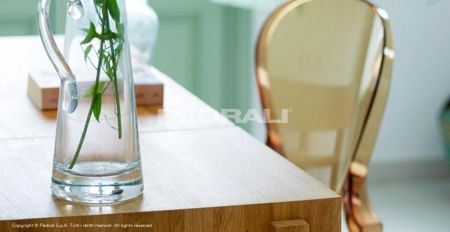 Стул прозрачный PEDRALI Queen янтарный