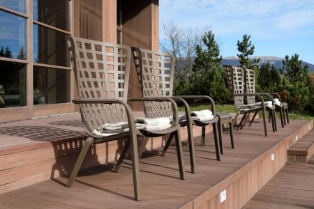 Лаунж-кресло пластиковое Folio коричневое