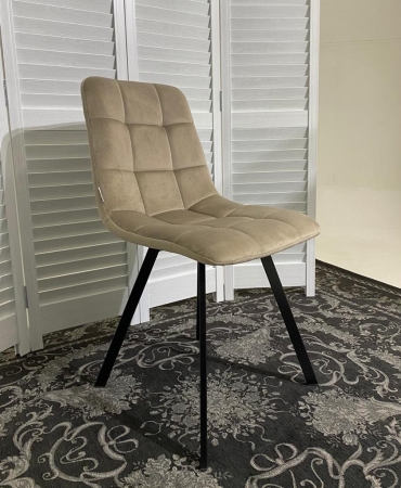 Стул CHILLI SQUARE BLUVEL-40 бежевый, велюр, черный каркас фото в интернет-магазине Stoolmarket