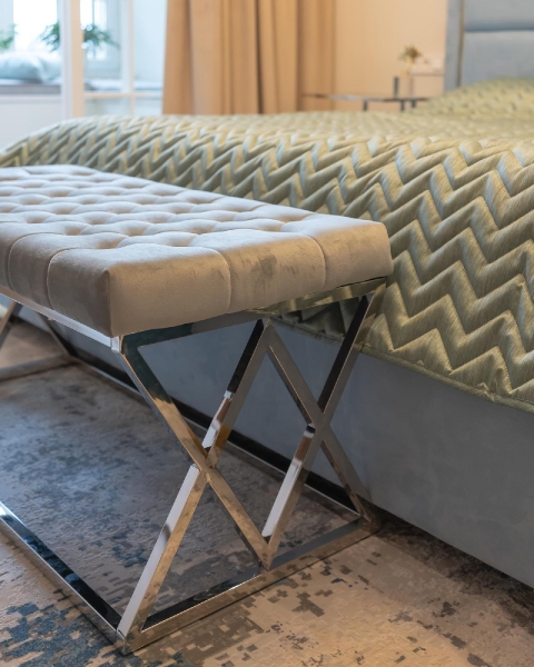 Банкетка ИНСИГНИЯ велюр серый, сталь серебро