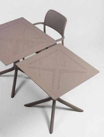 Стол пластиковый обеденный Clip 80 бежевый Стол пластиковый обеденный Clip 80 бежевый