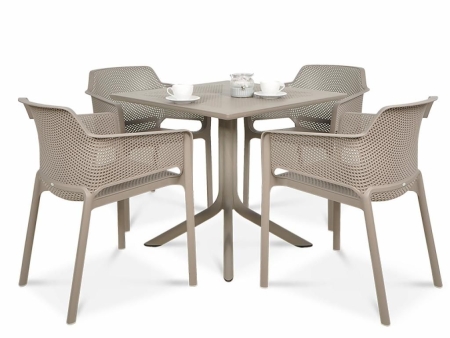 Стол пластиковый обеденный Clip 80 бежевый Стол пластиковый обеденный Clip 80 бежевый