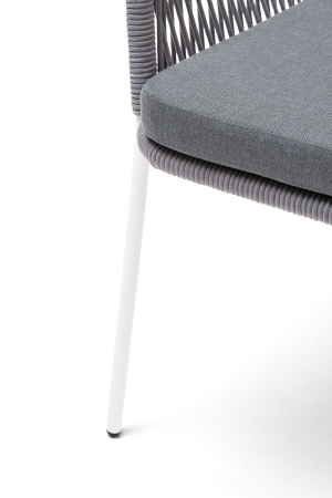 "Лион" стул плетеный из роупа, каркас из стали белый муар, роуп светло-серый круглый, ткань светло-серая