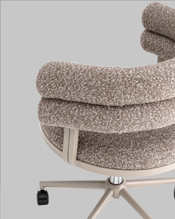 Кресло офисное Ponty светло-коричневое с бежевыми ножками