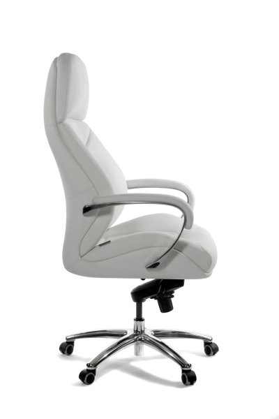 Кресло руководителя Porsche слоновая кость натуральная кожа с алюминиевой крестовиной