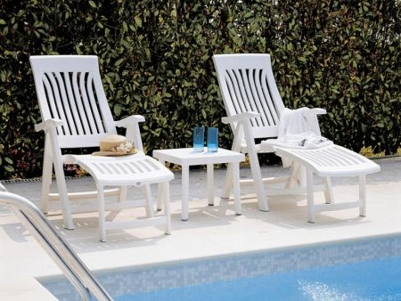 Столик пластиковый для лежака Rodi белый