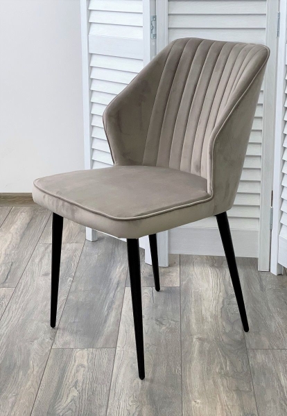 Стул SEATTLE-V латте #25 велюр, черный каркас