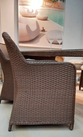 Кресло плетеное с бежевыми подушками Tagliamento Barcelona коричневый