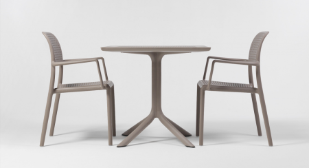 Стол пластиковый обеденный Clip 70 бежевый Стол пластиковый обеденный Clip 70 бежевый