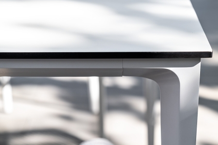 "Малага" обеденный стол из HPL 140х80 см, цвет молочный, каркас белый